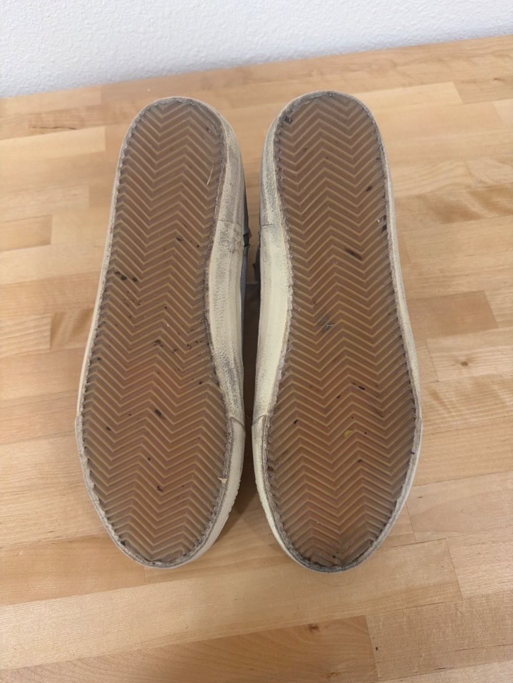 Golden Goose Men’s Slide shoe. Size EU44 - Picture 5 of 5